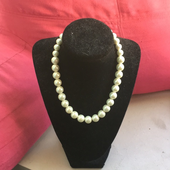 Old Navy Jewelry Trendy Chunky Faux Pearl Necklace Poshmark